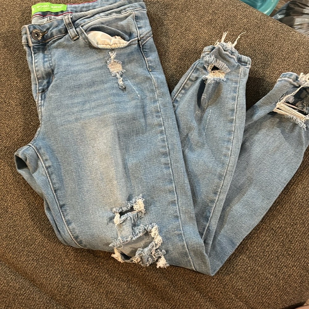 Gogo distressed skinny jeans
